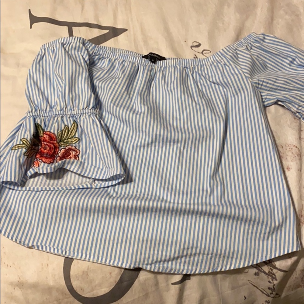 Off the shoulder crop to the elbow top